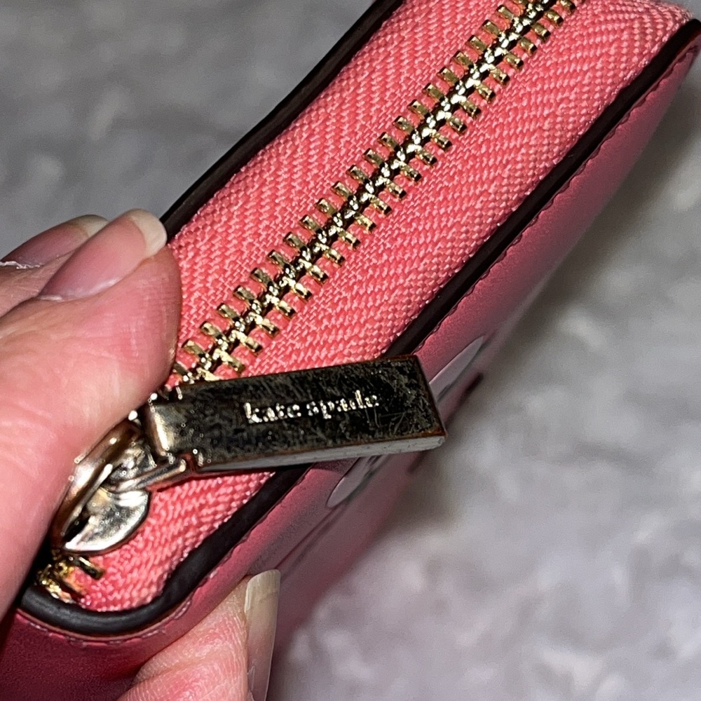 kate spade EUC Picnic in the Park Large ZipAround Strawberry Wallet - Picture 7 of 17